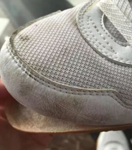 「生活百科」鞋子开胶了怎么办？普通胶水粘不牢固，这么做，比新买的还牢固