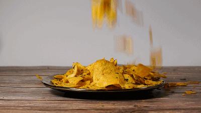 不用买新加坡代购70块一袋的薯片，国内自主研发的这款不仅便宜，还更好吃