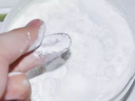 十级美颜也遮不住我的熊猫眼,十级美颜也拯救不了我的痘痘