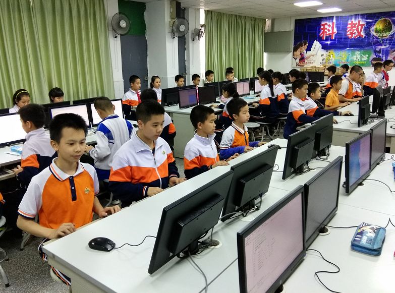 42年历史!西约这所小学用信息学撬动发展,加速崛起!