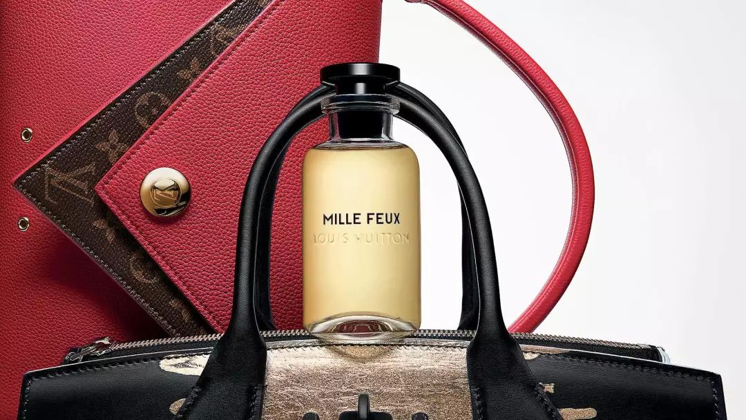 我该不该给一个已婚的男人花钱,按月上交工资怎么给老婆买礼物