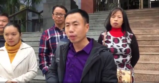 死刑！入室抢孩子的人贩子判了！这个嫌犯仍在逃……