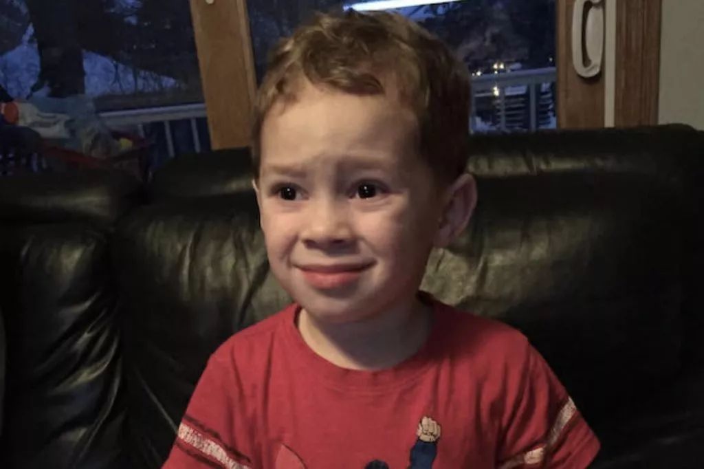 我吐字不清，总是将“权健”念成“强奸”｜串串show