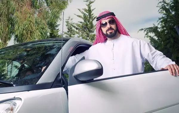 比迪拜都有钱的国家,比迪拜有钱的是哪个国家