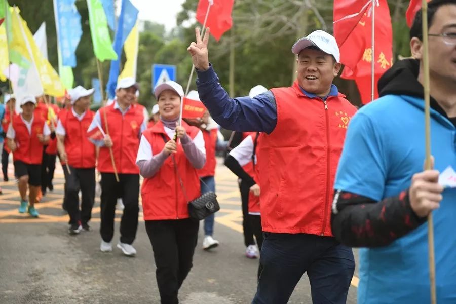 全城沸腾用最高礼遇迎接英雄,全城沸腾迎英雄