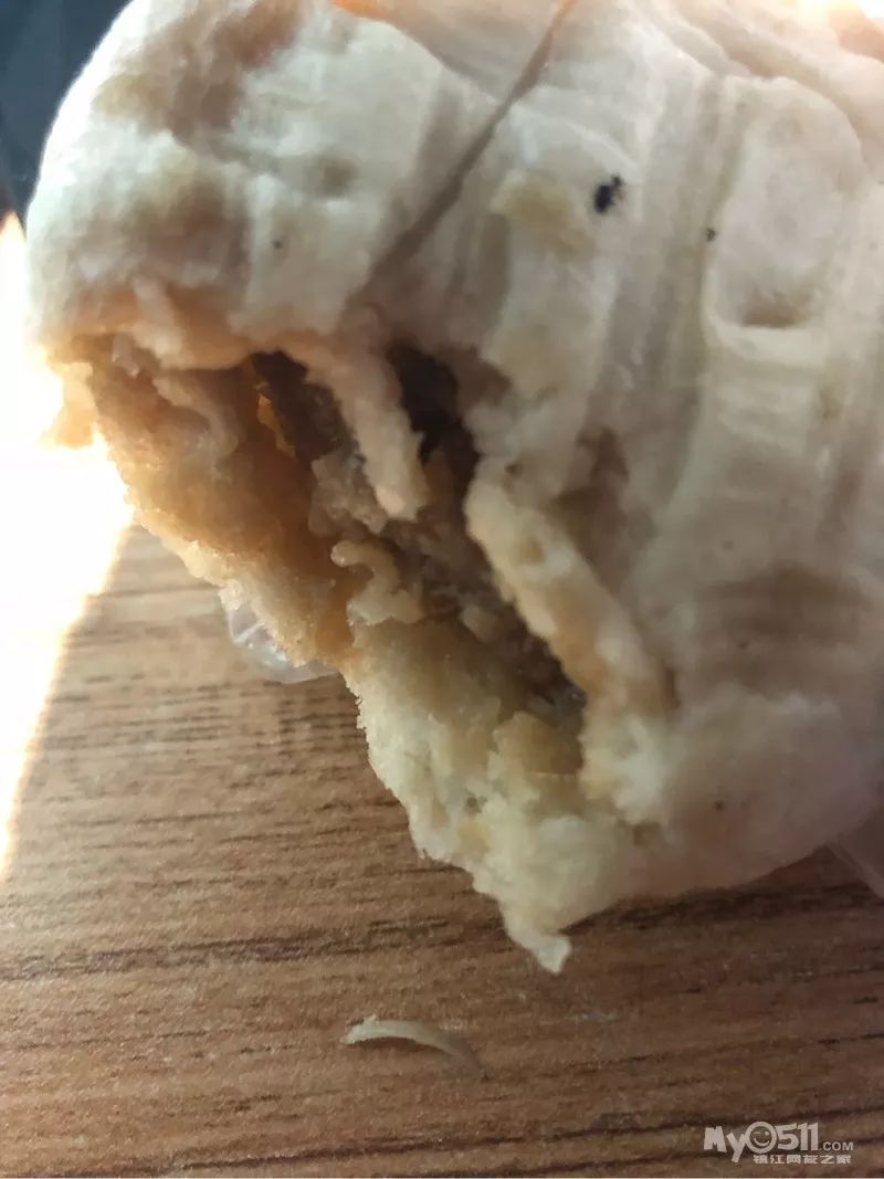 太恶心！镇江人常吃的这家小吃店，肉包子里竟吃出指甲盖！