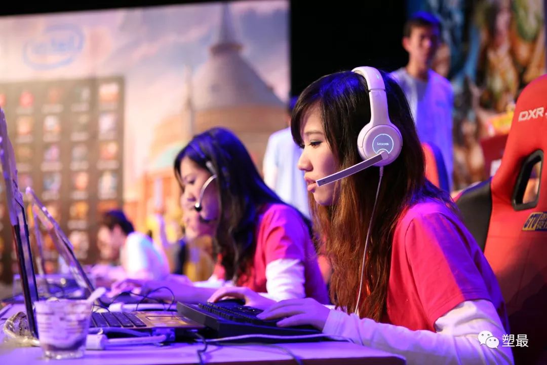 “儿子，你是不是喜欢男的？……如果是，我现在就把药喝了”