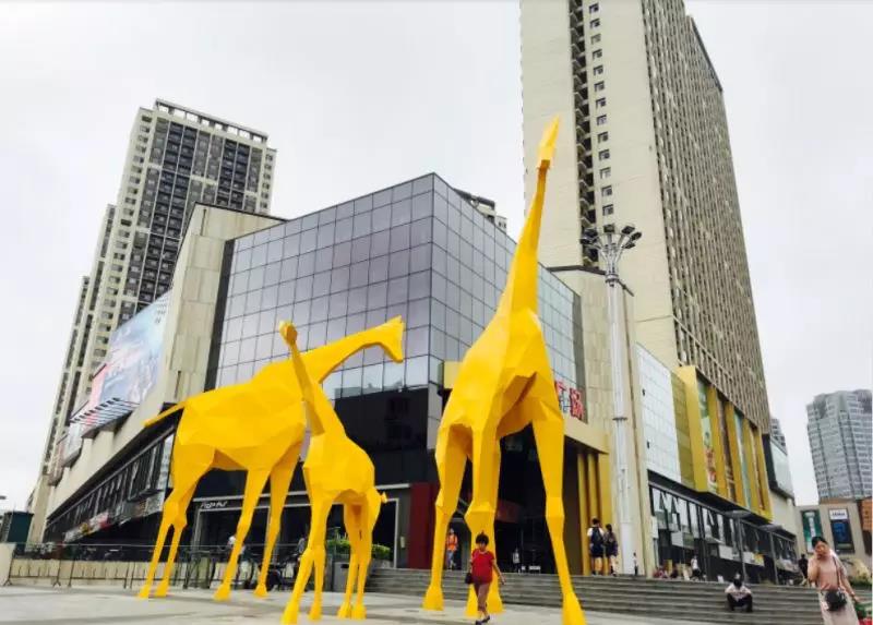 青岛吃喝玩乐的商圈,青岛适合年轻人去的商场