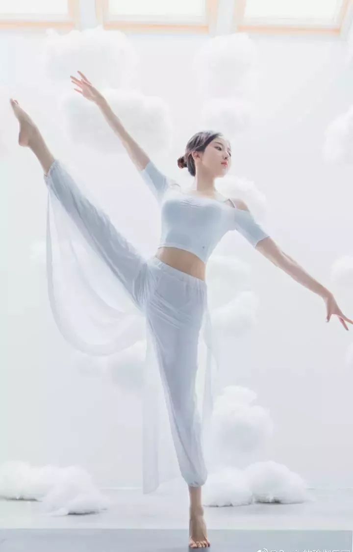 刘涛健身惊艳,刘涛沈月瑜伽