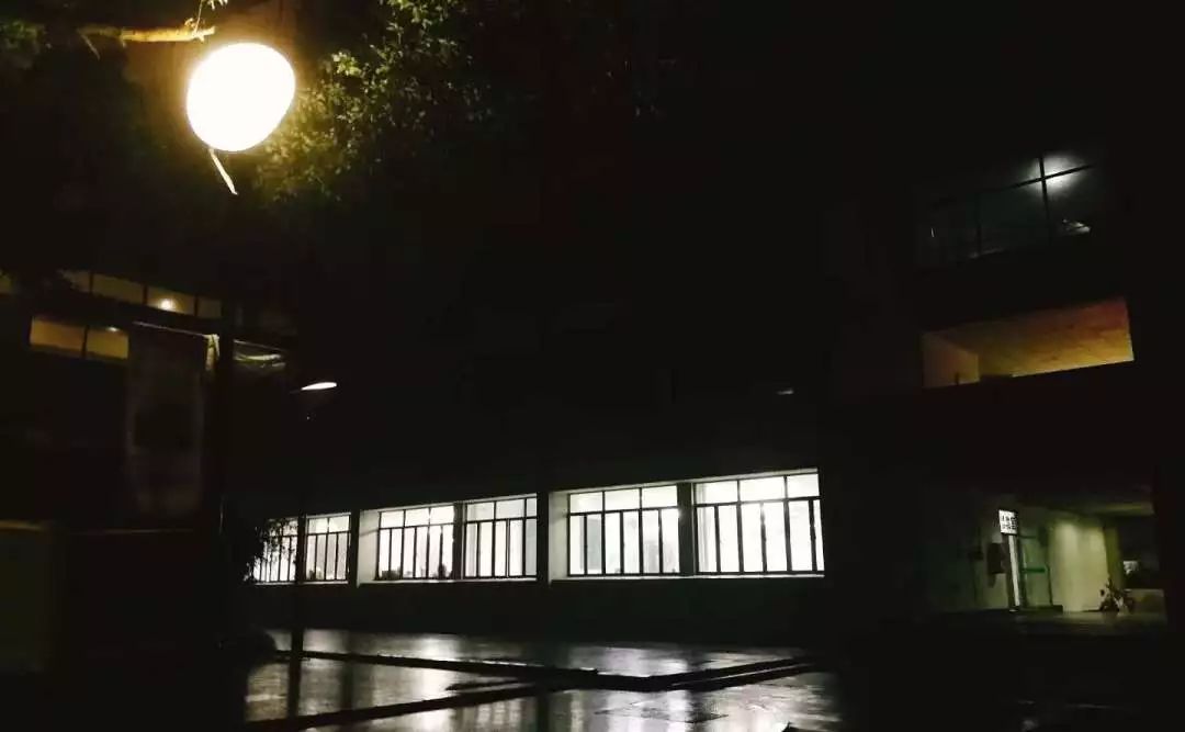 你看！别的同学开考啦