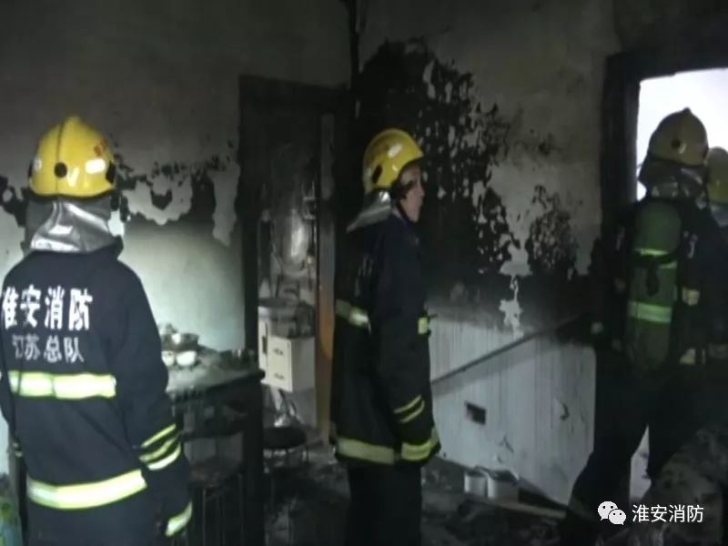 正在做饭家里插线板着火了怎么办,插线板起火的原因和处理方法