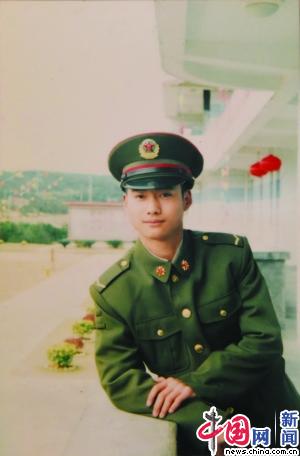 胡晨：奉献大爱铸军魂