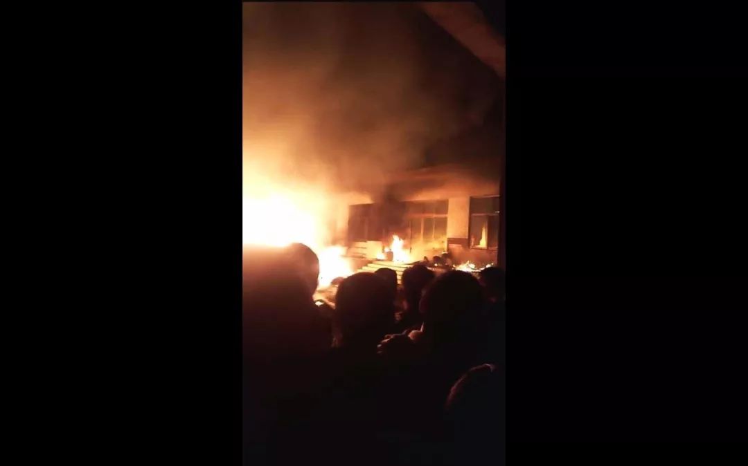 禁止燃放孔明灯宣传消防,禁止燃放孔明灯的危害