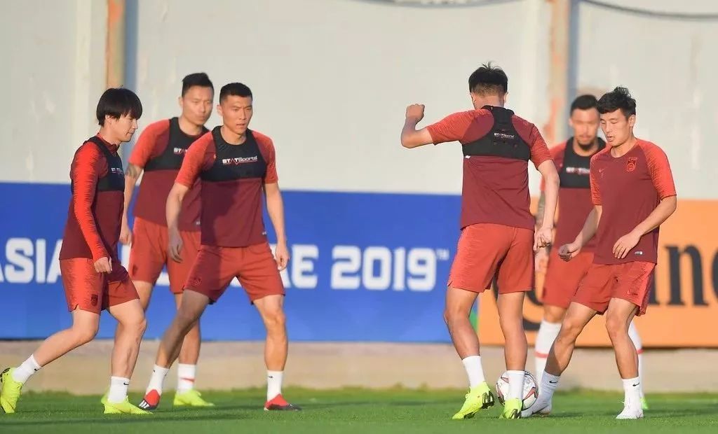 亚洲杯中韩对决将上演国足全员上阵备战