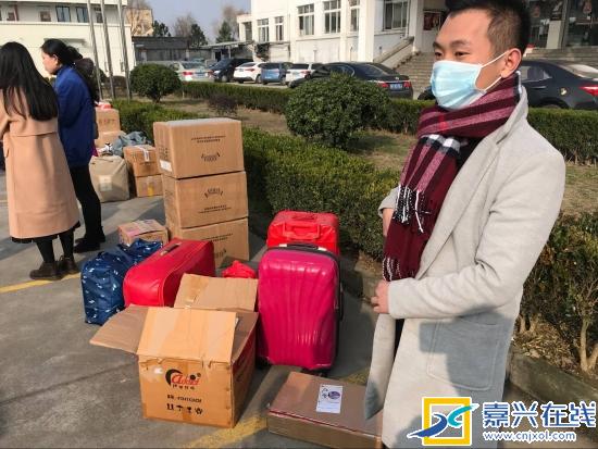 秀洲：化身“背包客”春节返乡“寄”一路顺心！