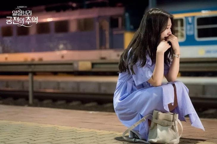 朴信惠耳线同款,朴信惠同款鞋是什么品牌