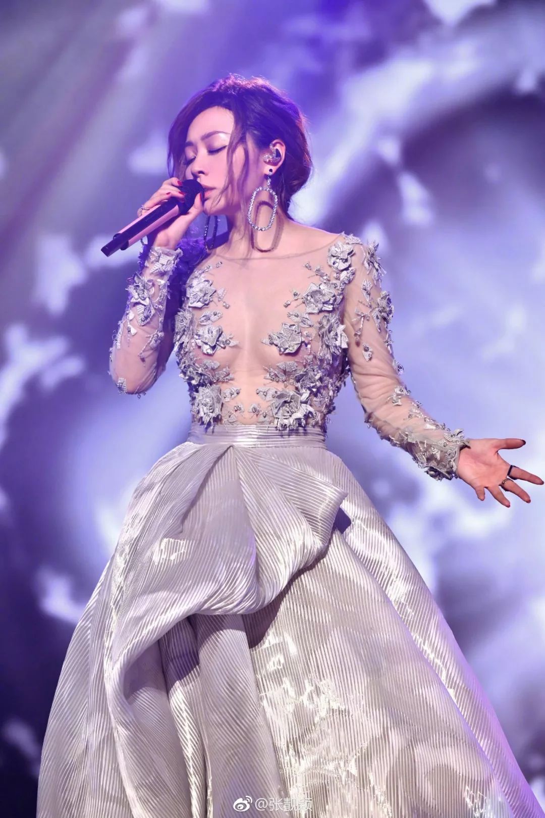 张靓颖世界最气势磅礴的战歌,张靓颖天下无双哼唱