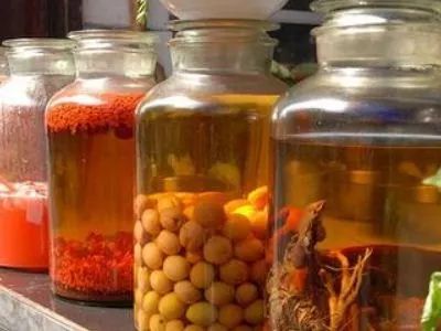 最适合泡药酒的白酒品牌,选一坛适合自己的药酒