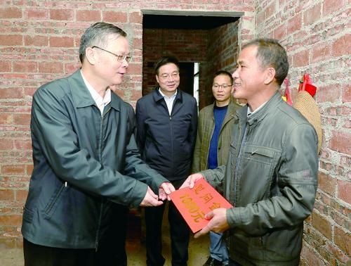 你们要的线人小姐姐来了！关注本周“线人播报”！