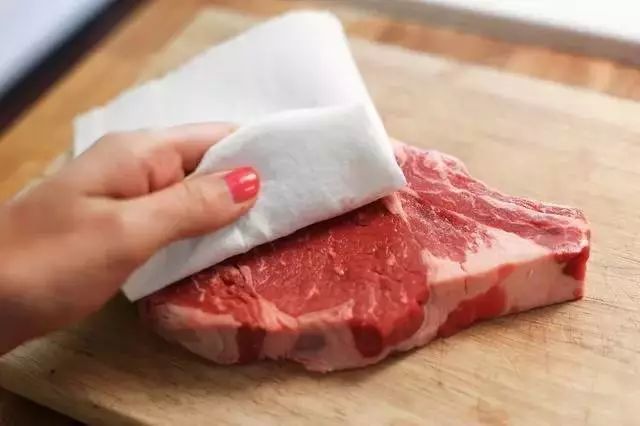 鞋子臭要用什么洗才不臭,鞋子有异味怎么办洗都洗不掉