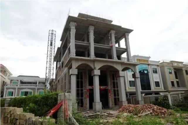 广东“*毒冰**教父”震撼内幕：4000警力开进他的地下王国，*毒冰**产量占全国1/3