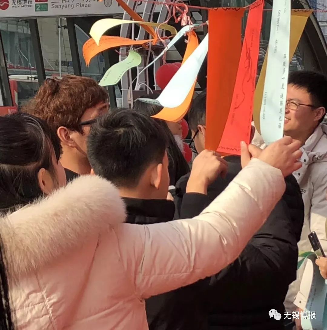 今天,我们在这里派送新年福利