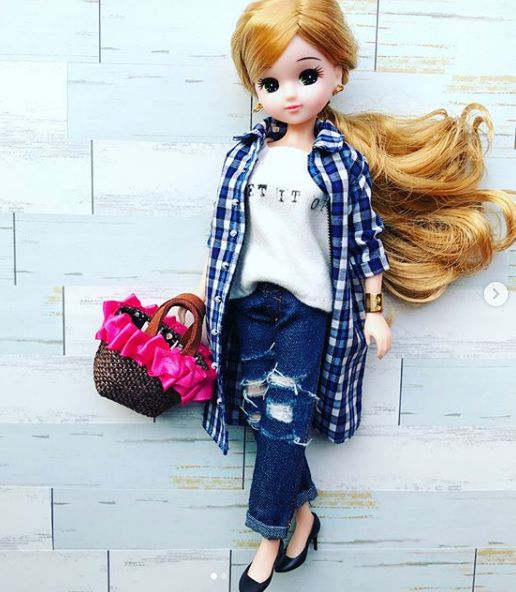 火爆ins的美妆娃娃穿搭日常，承认吧，你的衣服还没一个玩偶多！