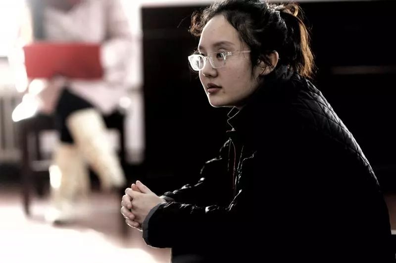 女主播贩卖毒品,国内90后女艺人贩毒事件