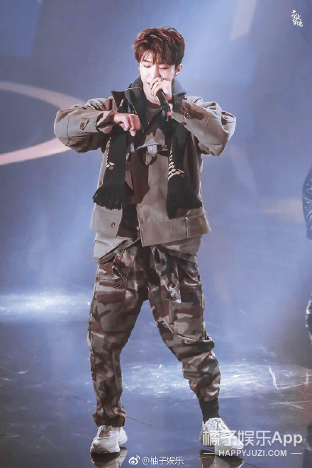 这届站姐太会搞事情！代拍之后又开始代喊，文案必须注入灵魂