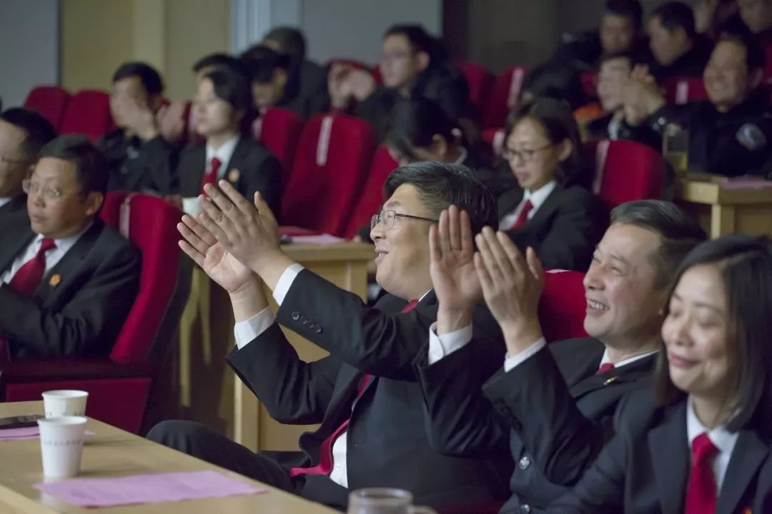 帅炸！法院小可爱们策划的这场“春晚”大show，仿佛开了挂……