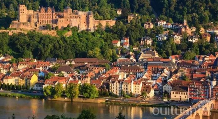 欧洲旅游团10天1680元,东欧五国游价格11日游