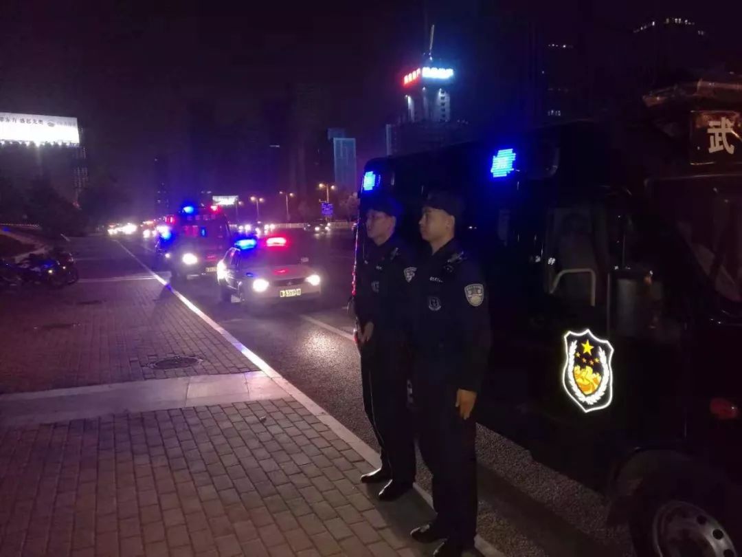 济南大明湖相亲相爱一家人,相亲相爱一家人济南