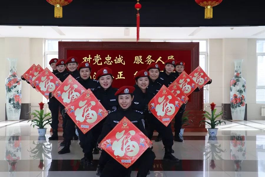 济南大明湖相亲相爱一家人,相亲相爱一家人济南