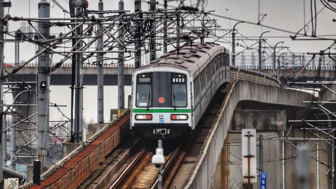浦东国际机场停车指南,上海浦东机场免费停车攻略