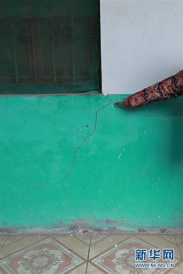 挖掘作业挖出物要离坑边多远,挖掘作业