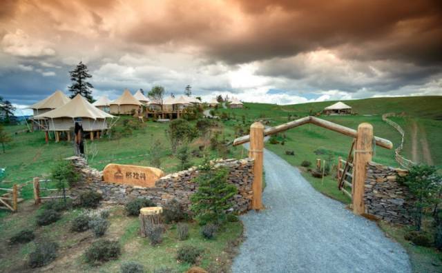 刷新你的世界观！国内最受欢迎的顶级野奢酒店，美到极点奢华到极致！享受质感生活，选这儿准没错！