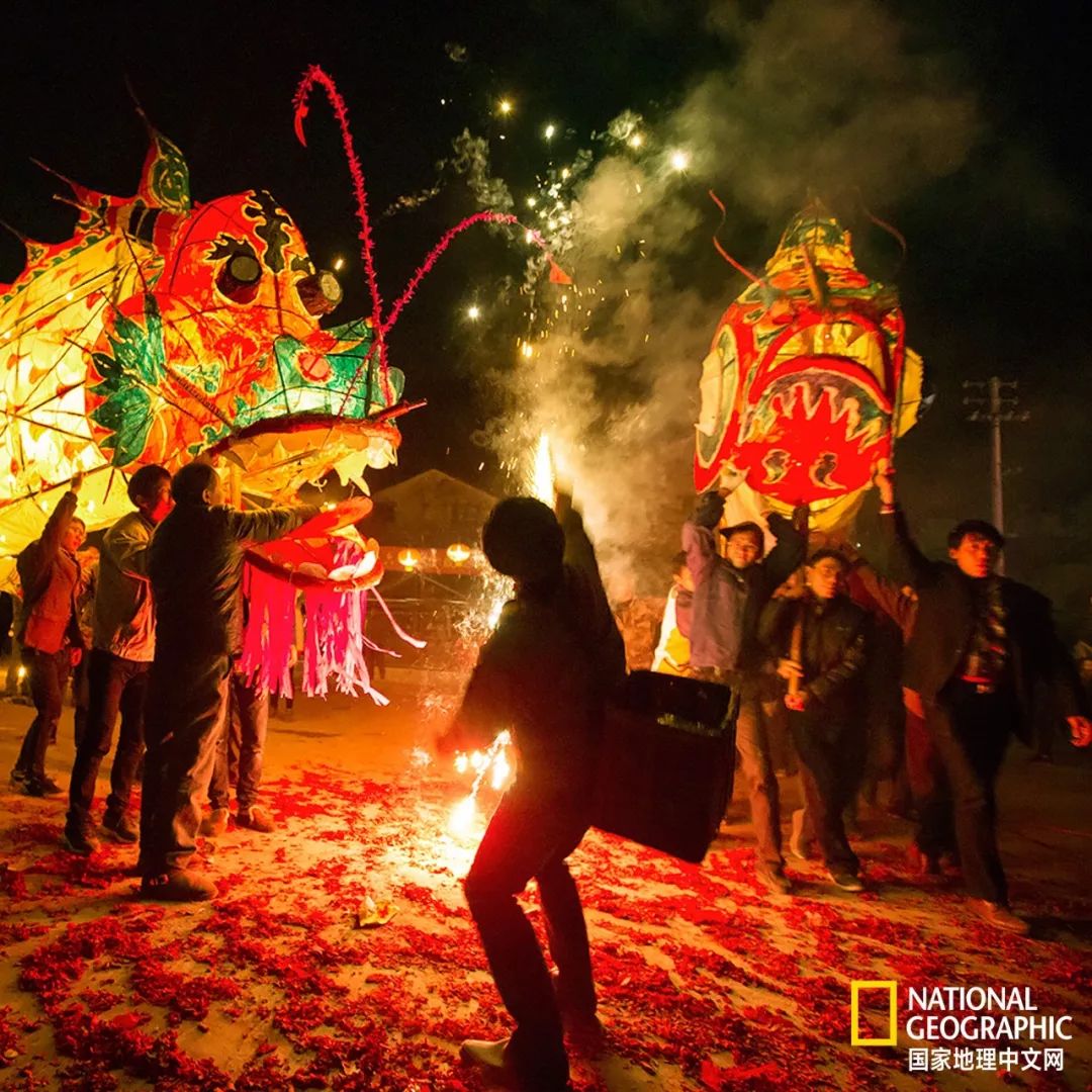 这盏燃了200年的徽州鱼灯，带你游回小时候