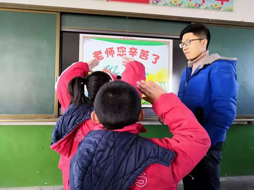 爱“矫情”“护短”“卖弄”的许世圆——坊镇中心小学教师支教故事