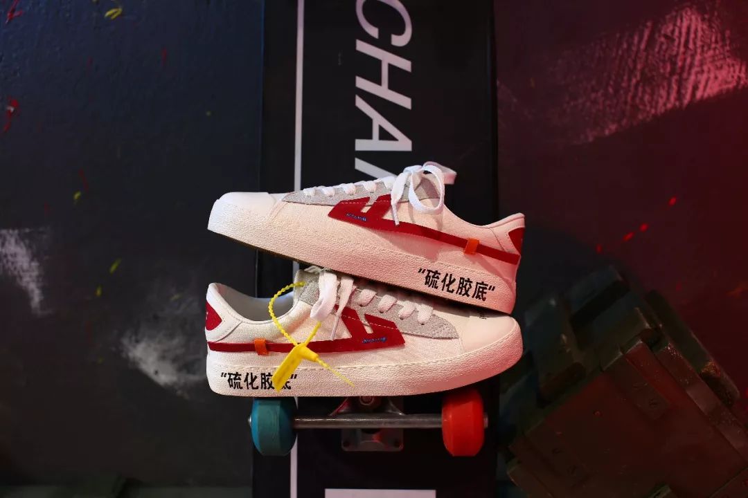 回力匡威和vans哪个脚感好,回力夏季潮流鞋子