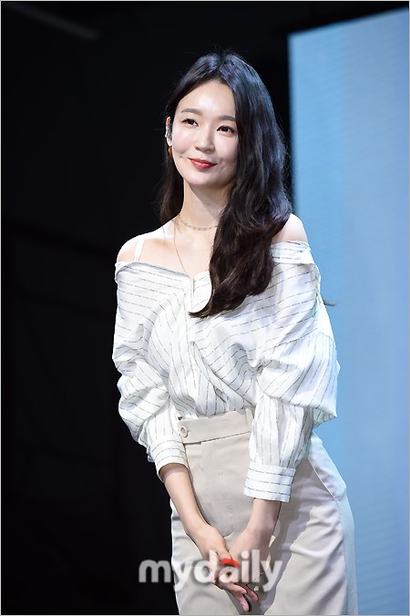 姜敏京图片写真,姜敏京高清写真大图