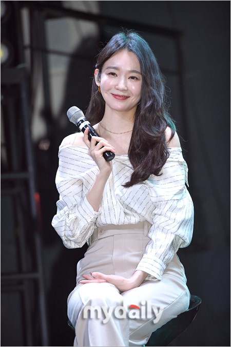 姜敏京图片写真,姜敏京高清写真大图