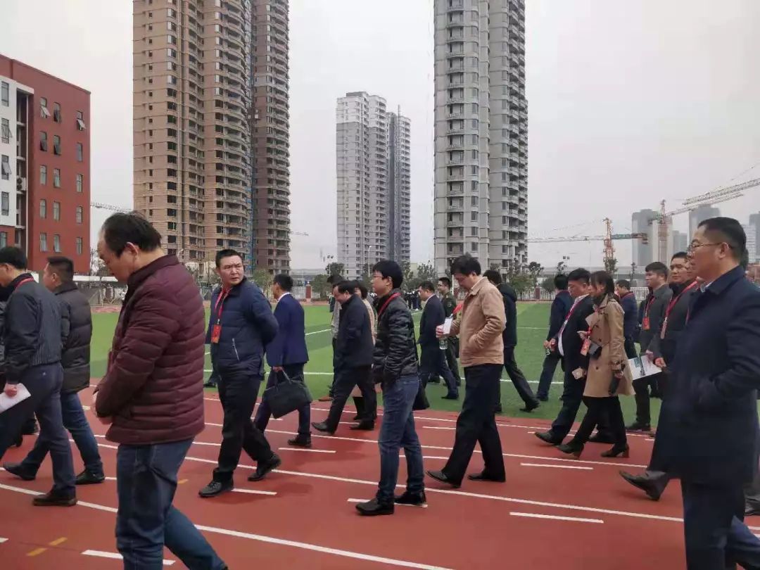 「芙蓉·*会两**②」“以前想都不敢想”政协委员观摩了3个重点项目后这样说