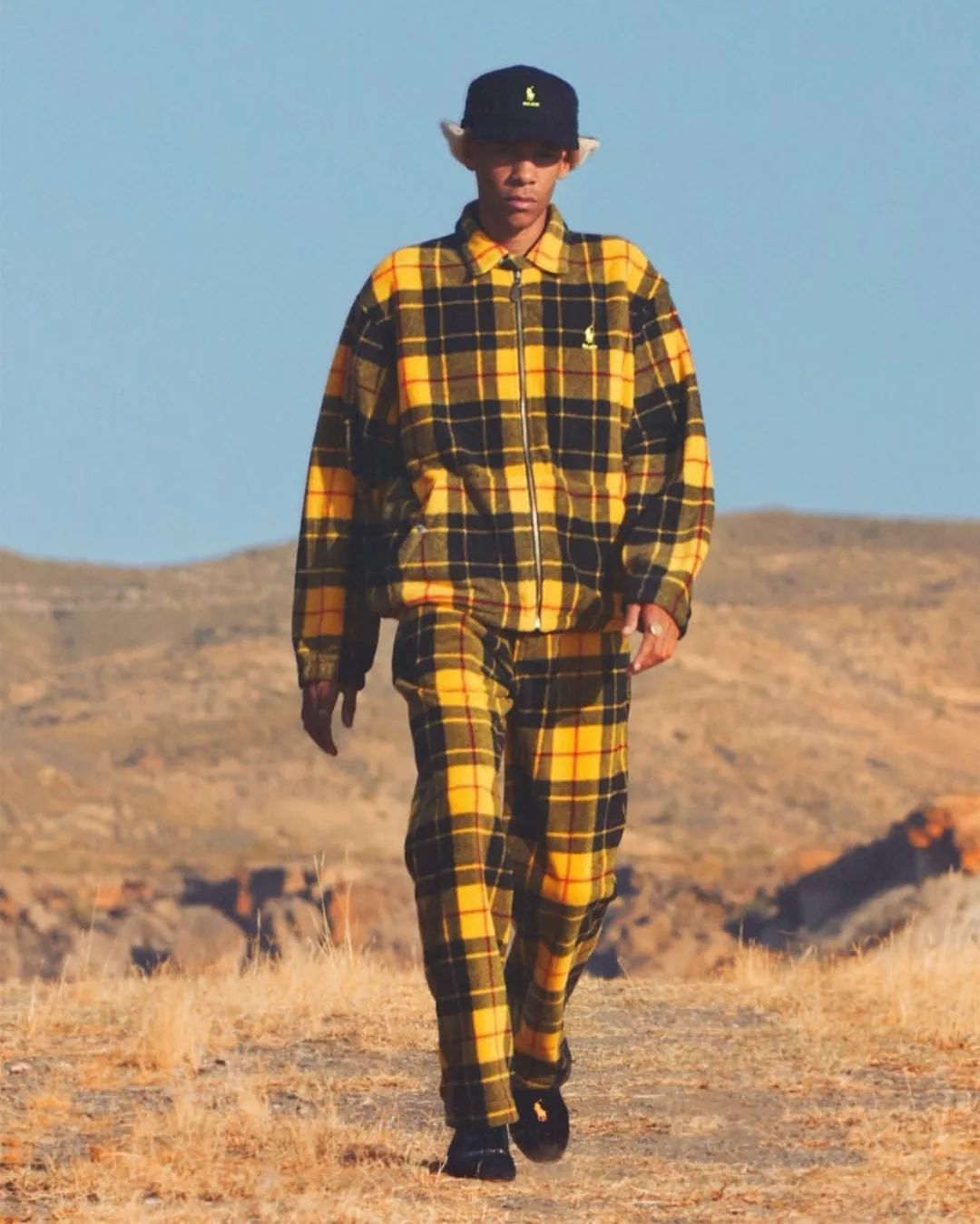 在2019年比别人先潮一步这件事上，我认为SM元素必须有