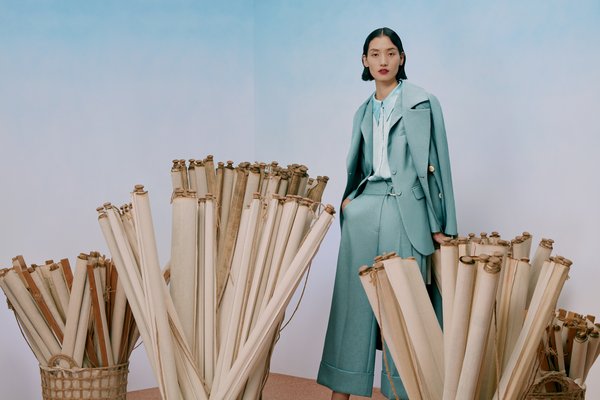 lily女装2022秋冬流行风格款式,lily商务时装2019冬