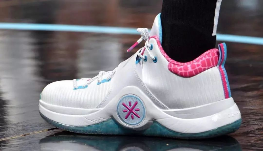 今日球鞋上脚一览aj11,耐克和lpl联名的鞋