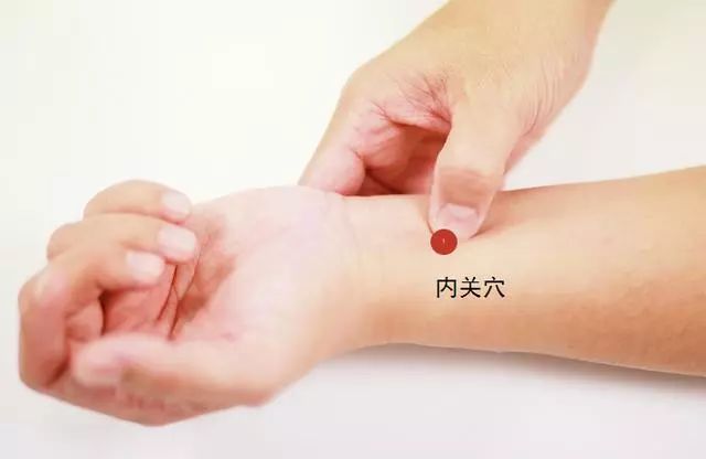 乳腺癌引起右腿脚麻木能针灸吗,乳腺癌患者可以做针灸治疗吗