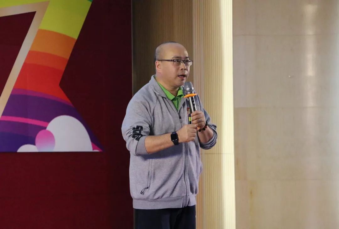 平凡中的不平凡有幸做一名志愿者,我是一名平凡的志愿者