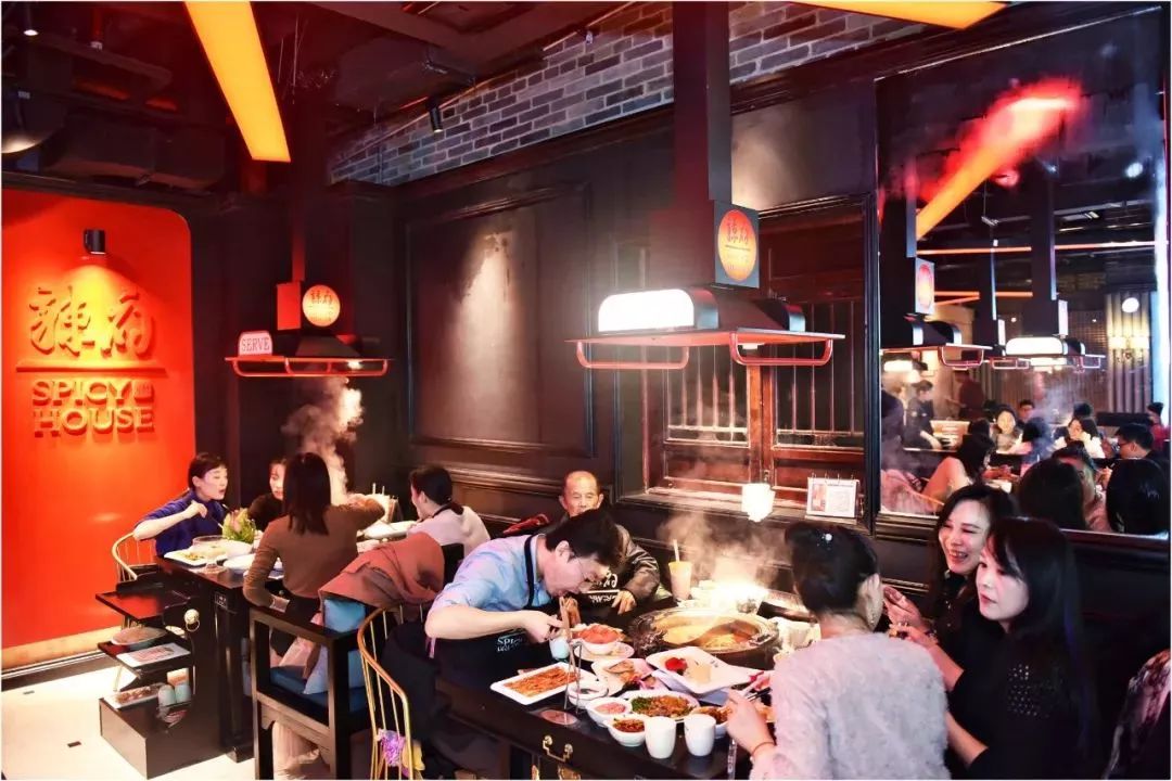 三街两巷南宁团购火锅,南宁三街两巷网红打卡地火锅