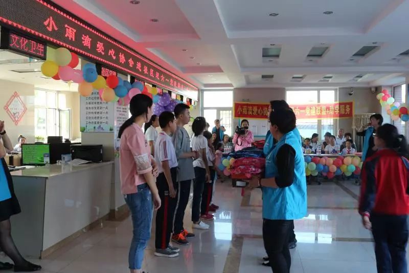 [百姓生活]“暖心社区”，一送一请一跟踪