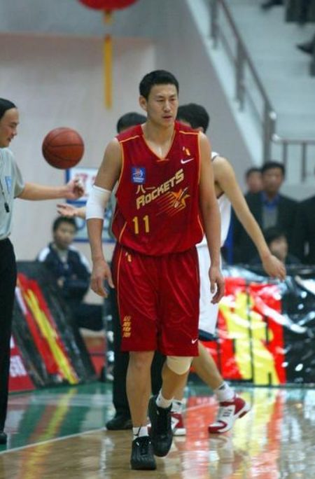 江湖从此无飞刀，八一再无李团长，中国男篮却多了一位将帅。